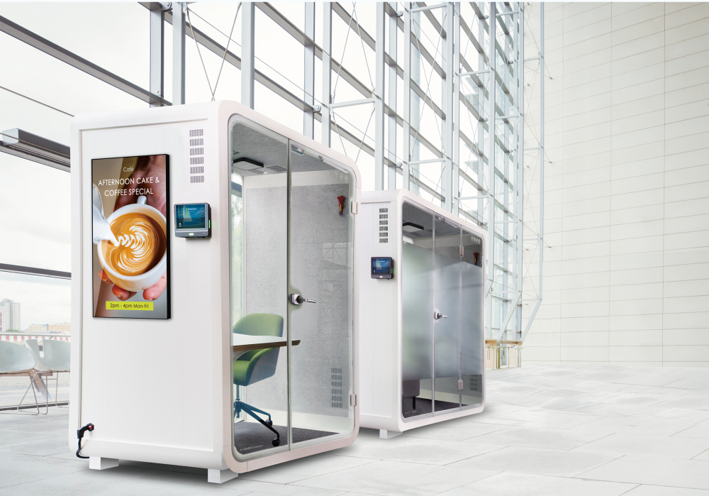 k1体育子公司达擎之智慧行动办公舱，采用PDLC智能调光玻璃设计，透过通电与断电的电流切换，呈现透明与雾面效果，具节能降耗特性并兼顾隐私，确保信息安全