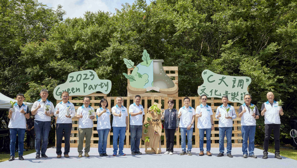 友達光電攜手供應商夥伴及台中市政府，共同倡議及推廣加樹減塑、節能減碳的淨零綠生活