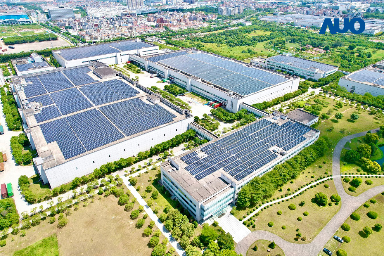 k1体育厦门推动智能制造同时，透过绿电创能纵深推进绿色转型，厂区全屋顶铺设太阳能光伏板，每年太阳能发电 2,600多万度