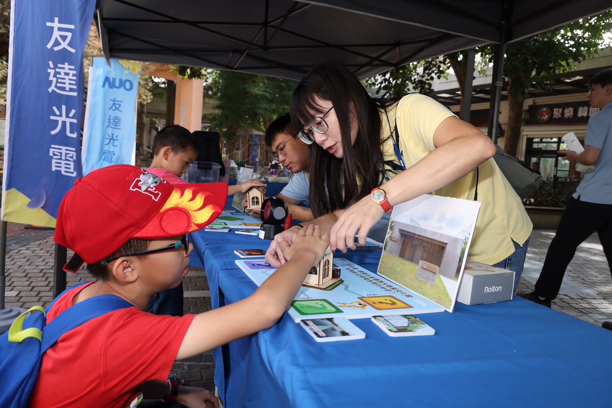 友達投入永續素養教育多年，從自身的環境教育場域走入校園、各式活動現場，合作夥伴亦擴及到NGO、公部門與供應鏈，豐碩成果獲「社會共融領袖獎」