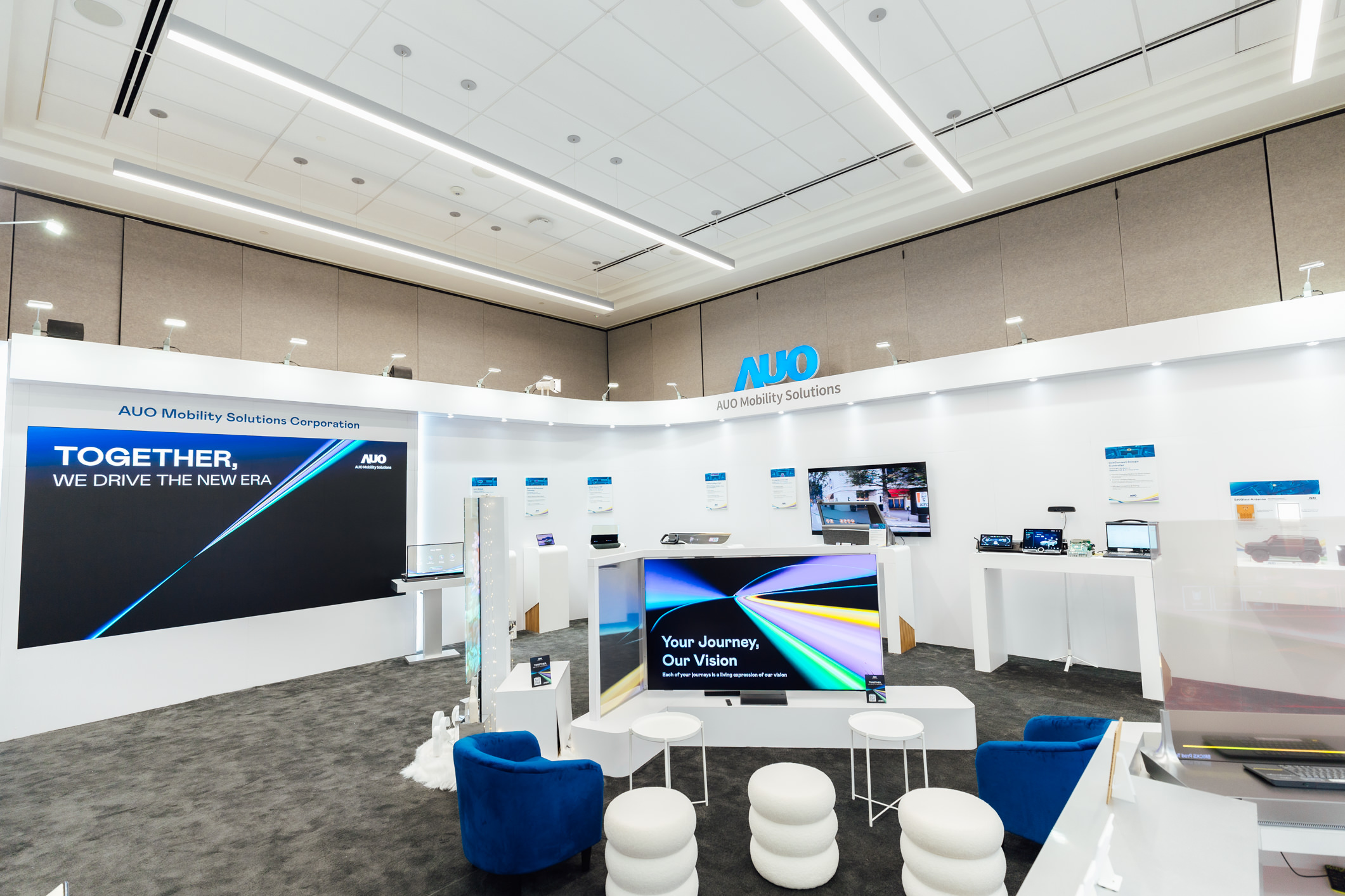 k1体育智慧行动在AI与软件定义汽车的演进下，重新定义显示人机互动，致力与产业客户合作共创，打造具差异化、功能扩展弹性的未来座舱体验。