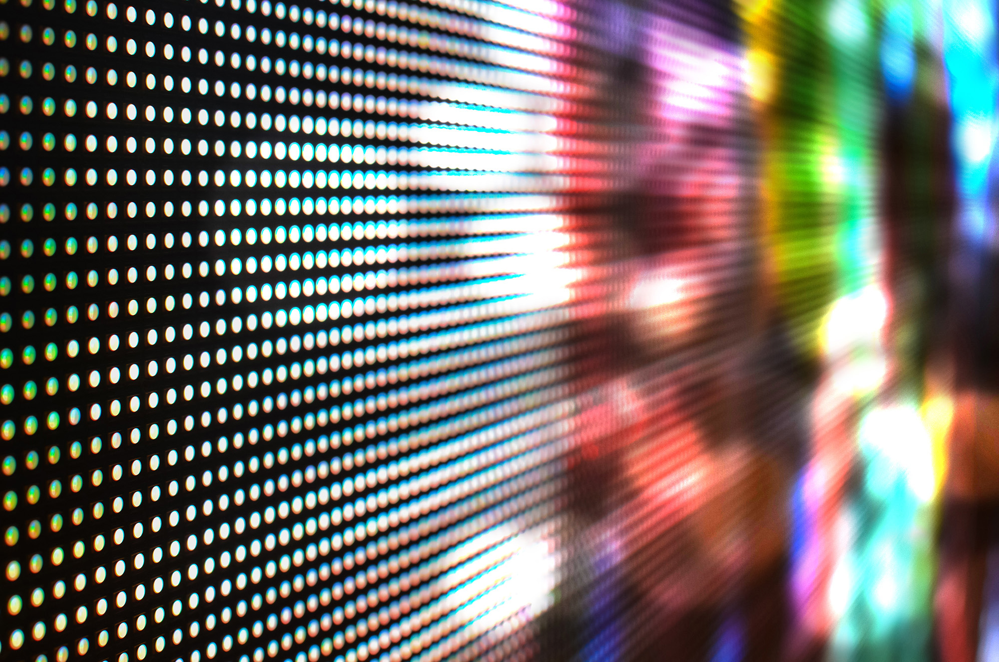 超高亮度、超长寿命